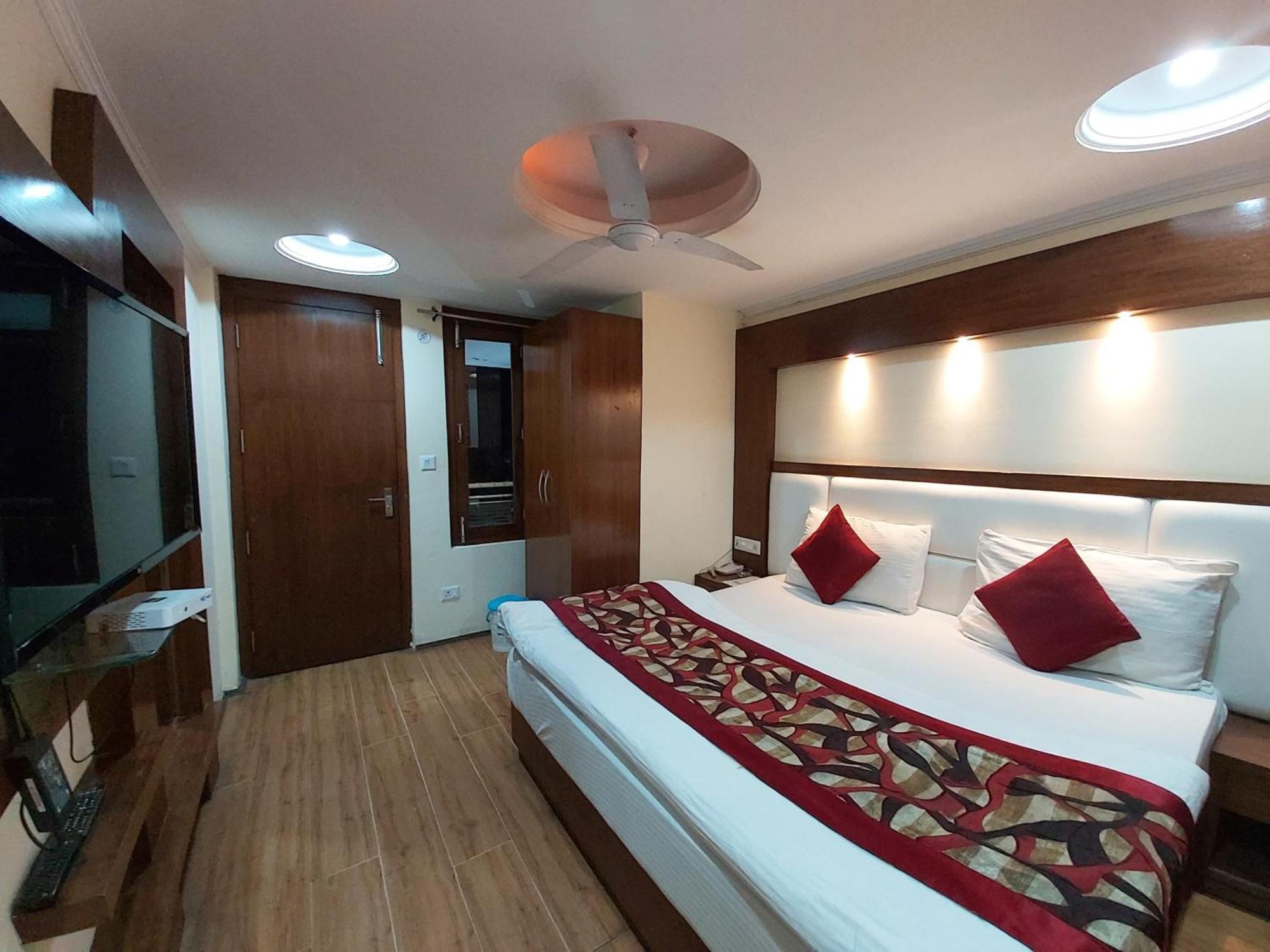 Goroomgo Moon Nainital Near Naini Lake - Parking & Lift Facilities -Hygiene And Spacious Room - Best Seller Exterior foto